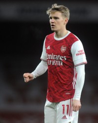  曼城客胜阿森纳，罗德里世界波制胜  