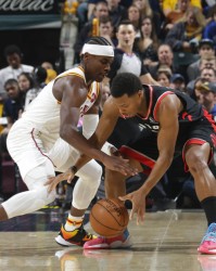  哈利伯顿助攻创新高，步行者终结猛龙连胜  