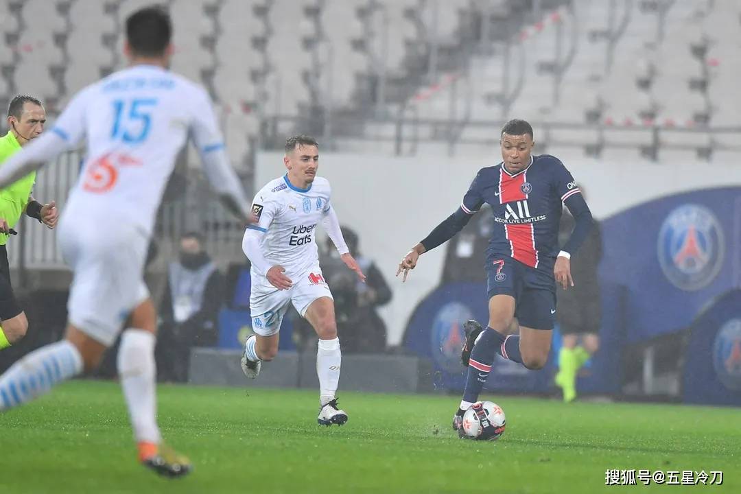  巴黎圣日耳曼豪取联赛十二连胜  